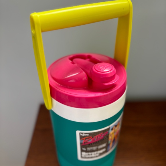 IGLOO RETRO COLLECTION BEVERAGE COOLER - Picture 3 of 3